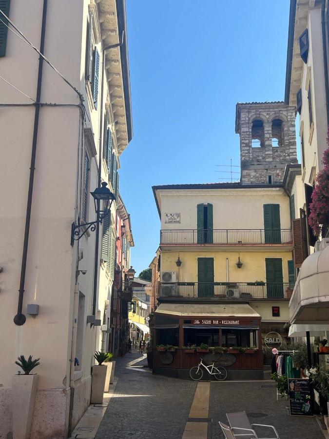 La Torretta Apartment Peschiera del Garda Bagian luar foto