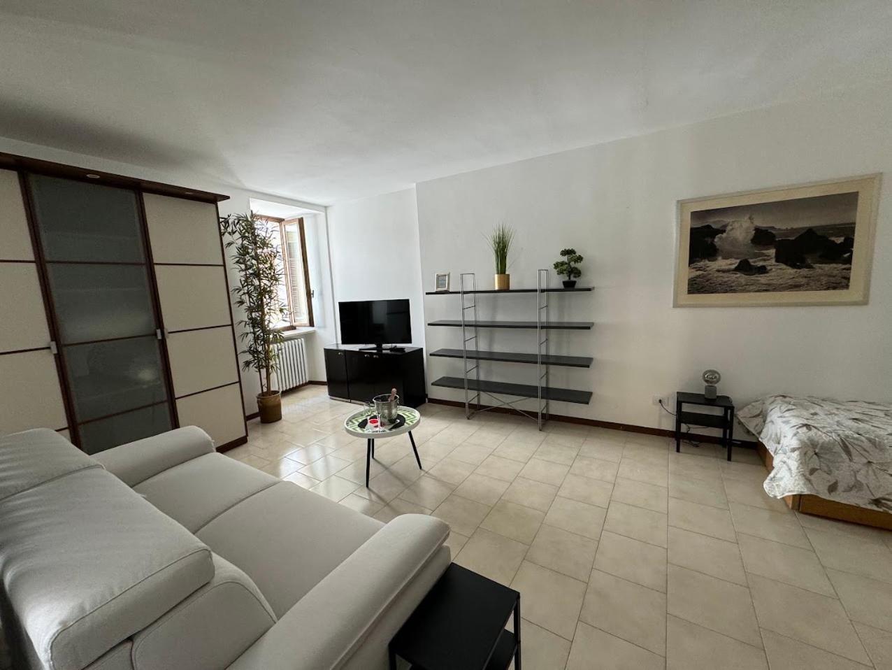 La Torretta Apartment Peschiera del Garda Bagian luar foto