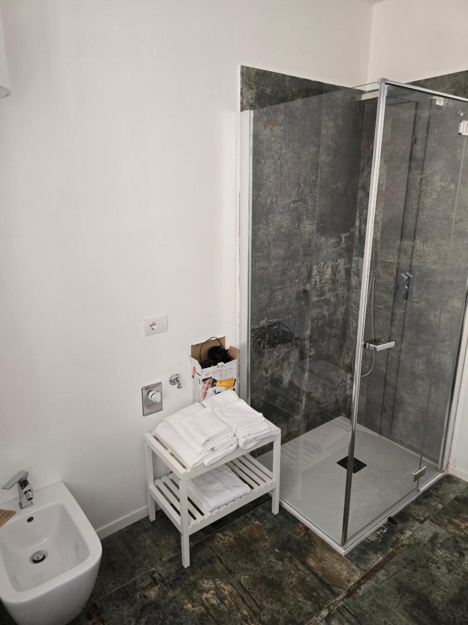 La Torretta Apartment Peschiera del Garda Bagian luar foto
