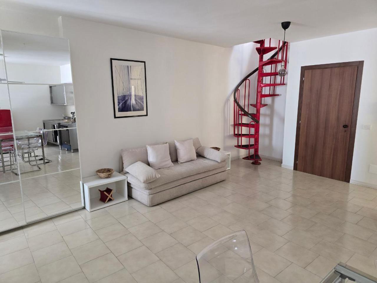 La Torretta Apartment Peschiera del Garda Bagian luar foto